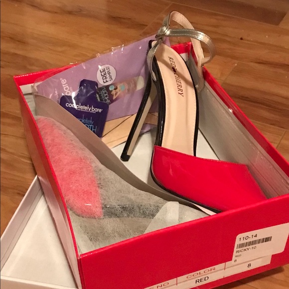 Red heels - Picture 2 of 4